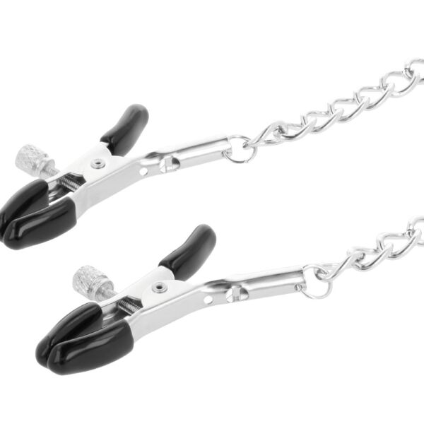 Halsband mit Nippelklemmen Darkness in Schwarz, mit der silberfarbenen Kette, die das Halsband mit den zwei Nippelklemmen verbindet