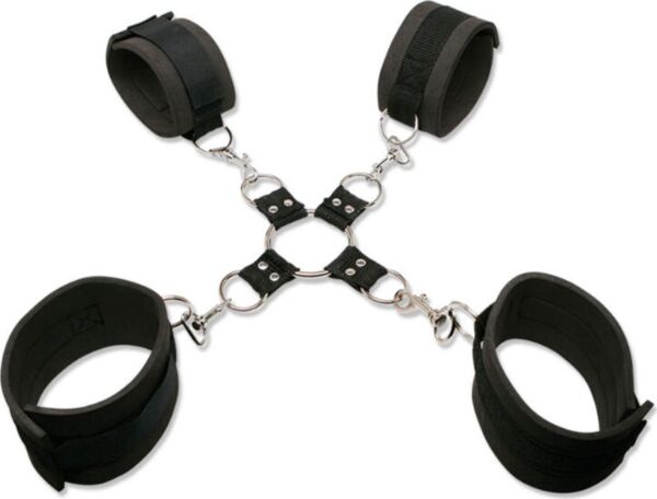 Pipedream Extreme Hogtie Kit mit Hand- und Fußfesseln, Metall-Hogtie und Augenmaske