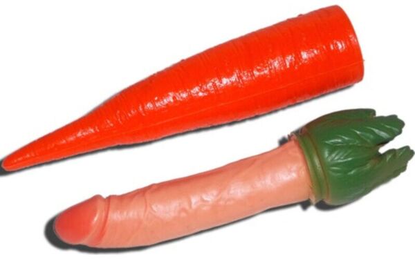 Scherzartikel Diablo Picante Penis Carrot, eine Kunststoffkarotte mit einem versteckten Penis im Inneren