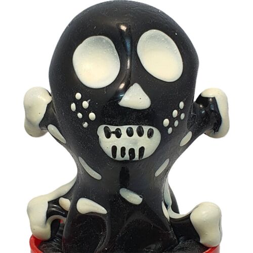 Preservativo dekorativ CONDOMERIE Calavera Schwarz Modell 2